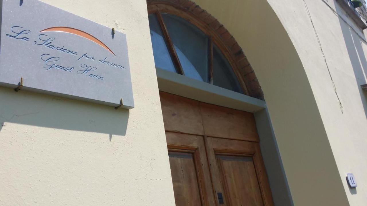 La Stazione Per Dormire Maison d'hôtes *